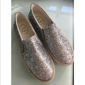 NWT Jack Rodgers Silver Glitter Slipons